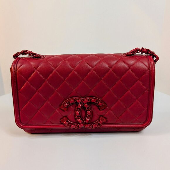 Chanel Rare Classic All-Red Flap Bag in Quilted Lambskin with Filigree CC - Picture 1 of 16